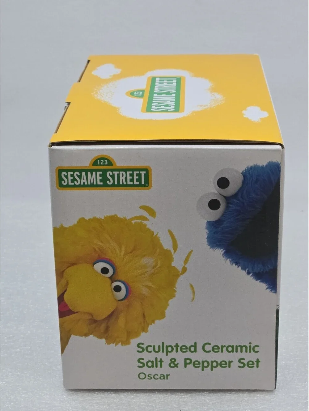 2018 Sesame Street Sculpted Ceramic Salt & Pepper Set Oscar